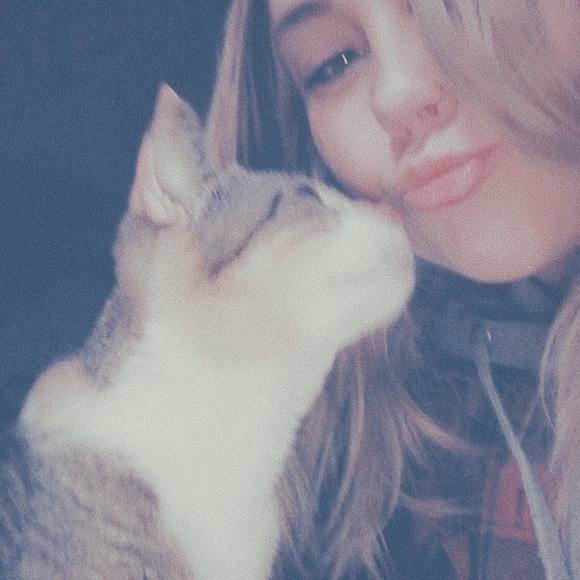 Meet your Posher, Gurine - Picture 1 of 1